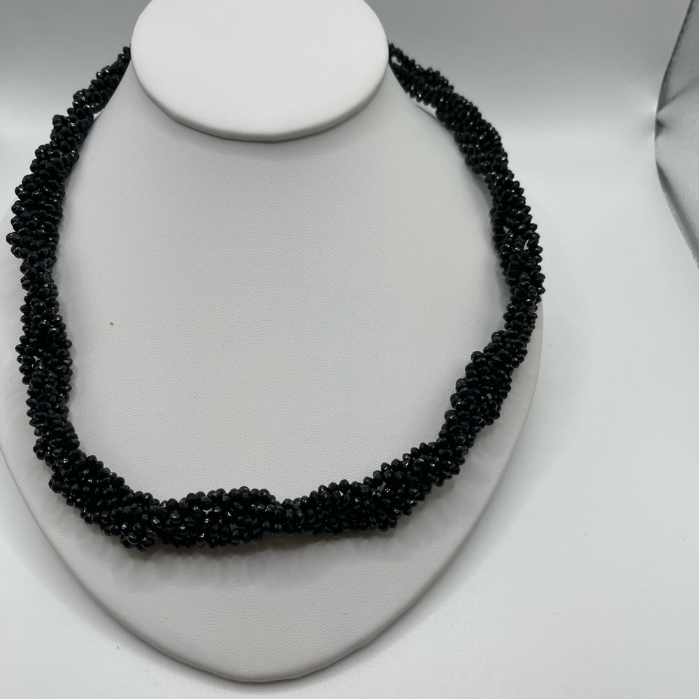 Blcak spinel necklace